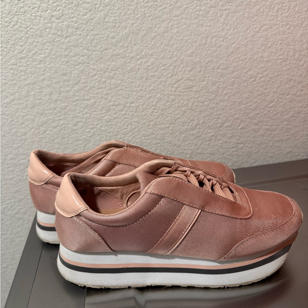 3 for $15 🧿
 Stradivarius Pink Sneakers 39/8US